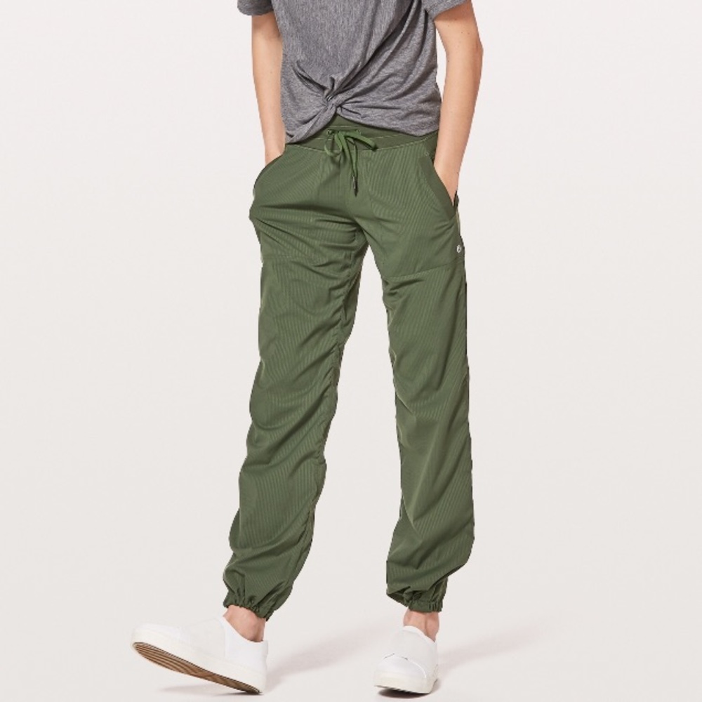 Lululemon Studio Dance Pant Size 2